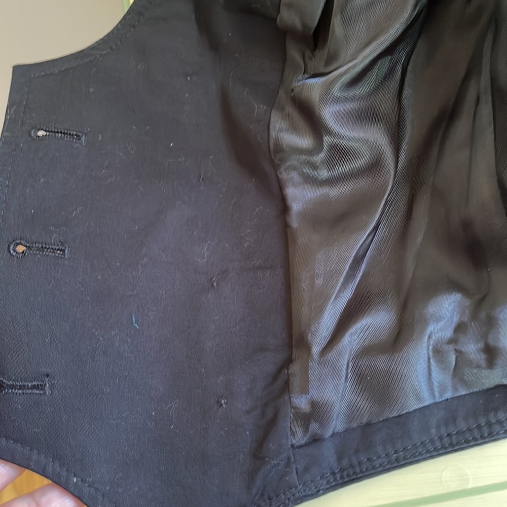 The limited black vest - Picture 10 of 10